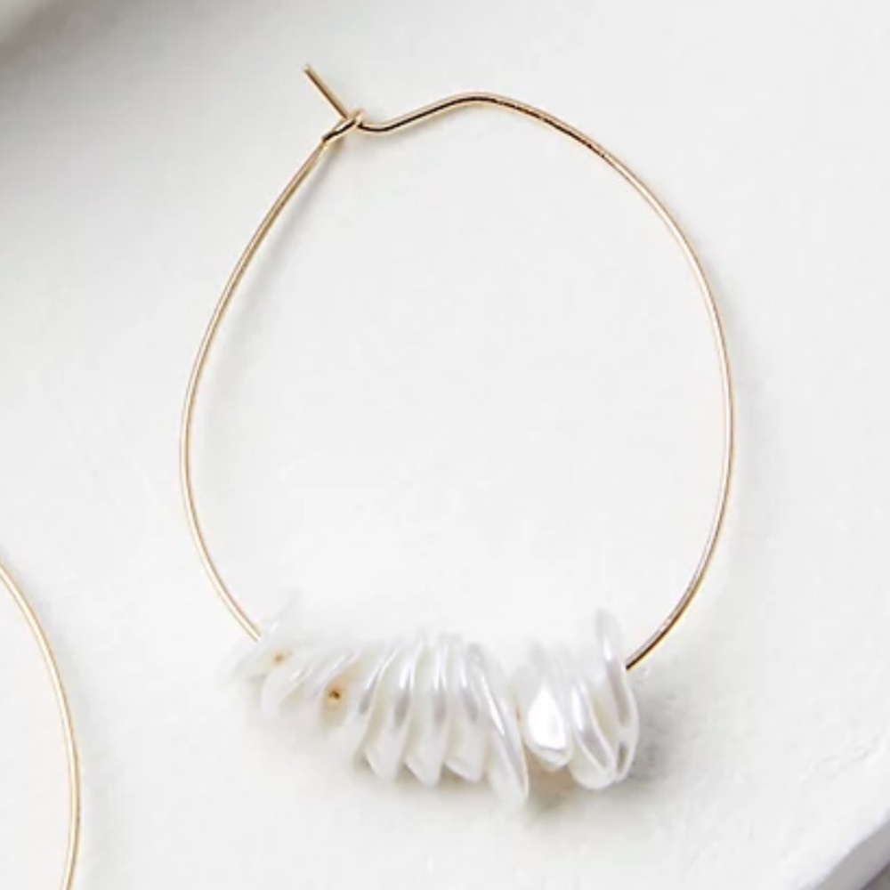 NWT Loft Freshwater Pearl Teardrop Hoop Earrings - Picture 3 of 4